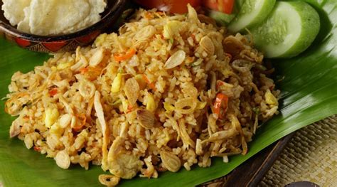 Resep nasi kuning dengan menggunakan rice cooker tidak jauh berbeda dengan cara memasak nasi putih biasa, namun tentunya ada sedikit perbedaan supaya tampilan nasinya bagus dan tidak mentah. Resep Nasi Goreng yang Bisa Anda Coba Dirumah | TheMoonDoggies