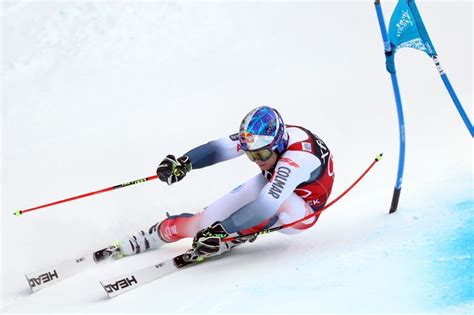 France's alexis pinturault claimed the men's overall international ski federation (fis) alpine ski world cup crown with giant slalom victory in lenzerheide, while slovakian petra vlhová captured the women's crystal globe. Ski alpin: Pinturault pour se reprendre, Noël pour confirmer à Val d'Isère