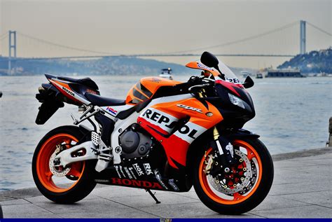 Found an awesome deal but don't know if they'll work. 2007 CBR 1000 RR Fireblade | Honda cbr, Honda motorcycles ...