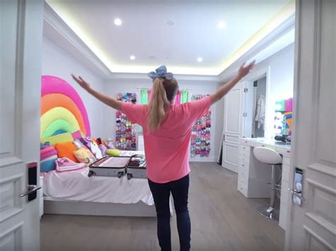 Jojo originally became famous from starring in reality show dance moms! VIDEO: 16-year-old JoJo Siwa's mansion tour on YouTube - Business Insider