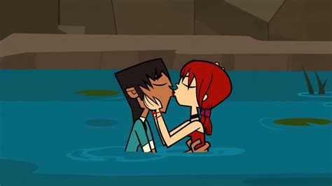 Couples Mike ♥ Zoey Total Drama Revenge Of The Islandall Stars Shes His Guiding Light