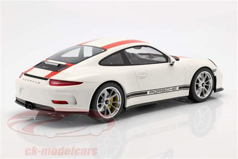 350,023 likes · 12,094 talking about this. In small format: Udo Lindenberg's Porsche