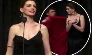 Anne Hathaway Suffers Wardrobe Malfunction In Jokey Academy Awards Ad Daily Mail Online