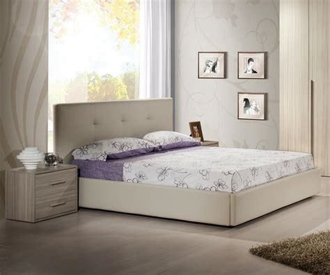 La combinazione di noce canaletto e finitura laccata crea un contrasto di stile vivace ed attuale, permettendo di unire ad. Letto matrimoniale contenitore ecopelle grigio tortora ...