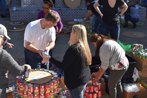 Manna conejo valley food bank. VCDA Joins Annual FOOD Share CAN-tree - Ventura County ...