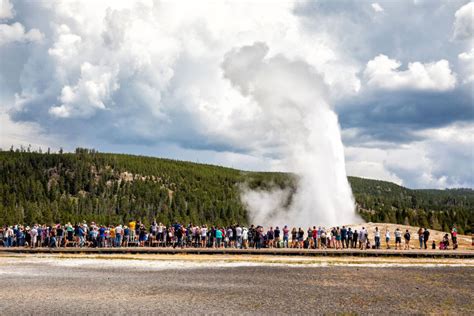 Yellowstones Old Faithful 10 Tips To Have The Best Experience Earth