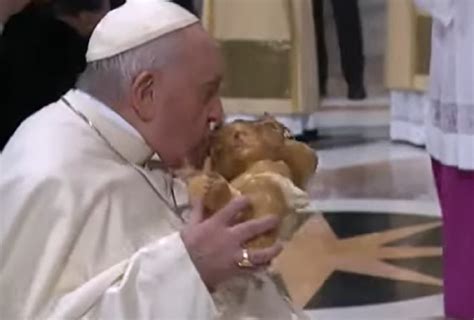 Celebra El Papa Francisco Misa De Nochebuena Pide Hacer Algo Bueno En