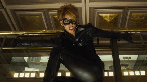 After Her Disastrous First Try Halle Berry Wants To Direct A Catwoman