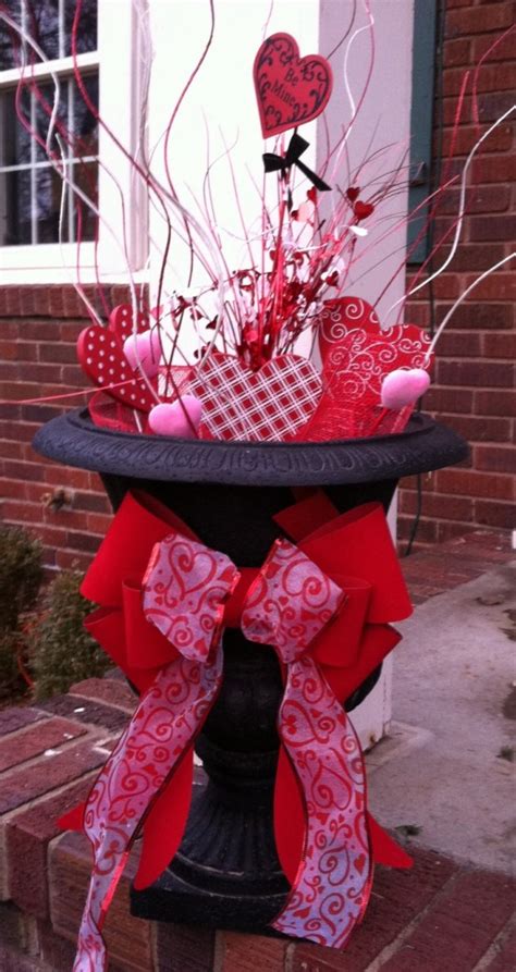 Craft a perfect message with our ultimate guide to the most romantic valentine's quotes and messages. 31 Unique Outdoor Valentine Decor Ideas