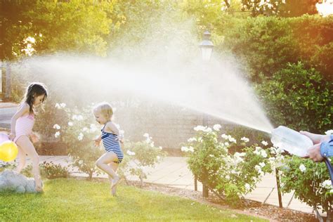 Make A Sprinkler Spray Gun Or Garden Watering Wand From A Plastic Bottle