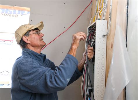 Electrician Gord Retires