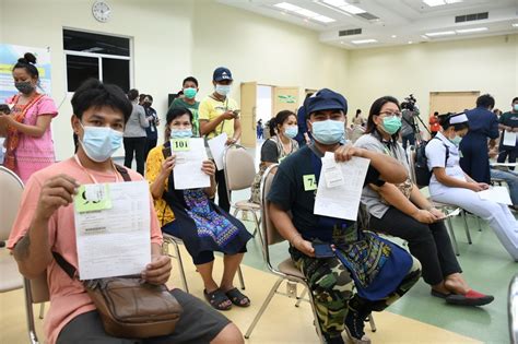 นำร่อง 4 จังหวัด พร้อมฉีดวันแรก 28 พ.ค.64 อนุทิน เยี่ยมการฉีดวัคซีนโควิด 19 เข็มแรก จ.ปทุมธานี