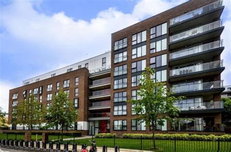 Added on 15/01/2021 by re/max central, westminster. 1 bedroom flat to let near Canary Wharf - The Online ...