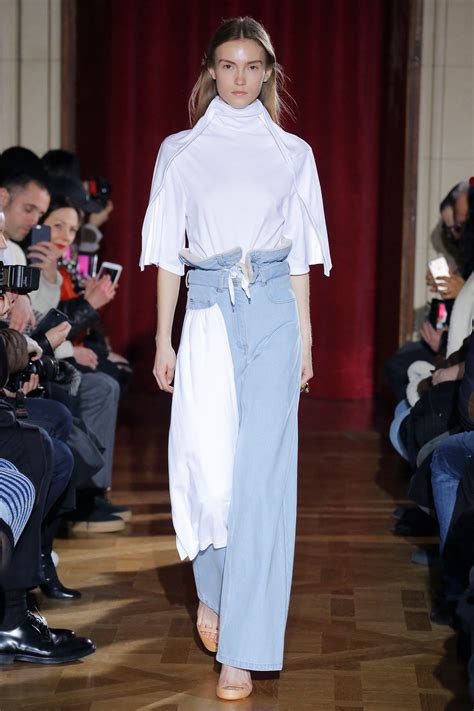 Y/Project Fall 2017 Ready-to-Wear Collection Photos - Vogue | Fashion