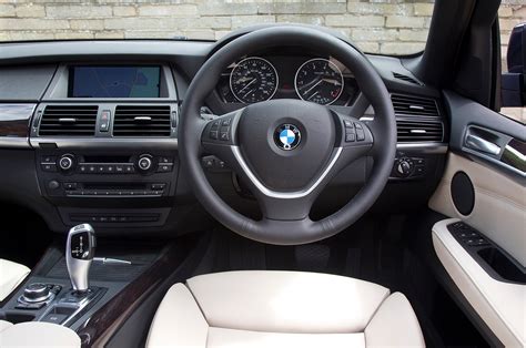 The 2021 x7, on the other hand, seems to be getting the most drastic option changes. BMW X5 2007-2013 interior | Autocar