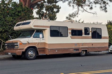 Looking At This Lazy Daze Class C Rv Posted By So Cal Metro It