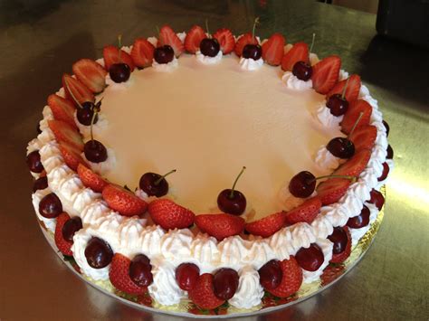 torta di compleanno con crema pasticcera al cioccolato donna milburn torta nuziale