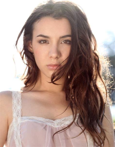 Pictures And Photos Of Hannah Marks Actresses Famous Celebrities Liz And Liz