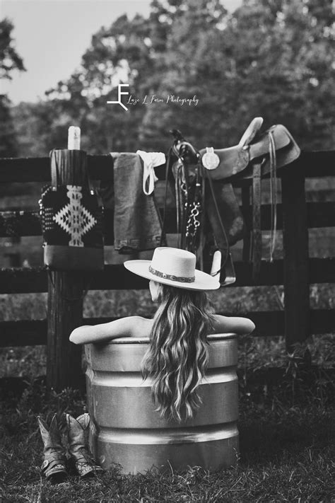 Cowgirl Photography Bouidor Photography Gaucho Cowgirl Pictures Foto Cowgirl Boudior Poses