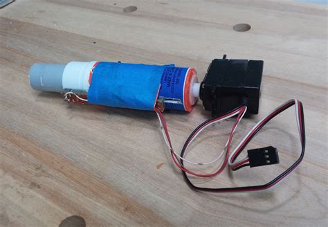 Build This Inexpensive Linear Actuator From A Glue Stick Linear