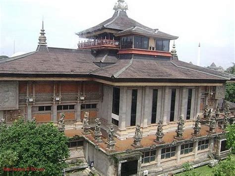 Arsitektur rumah minimalis di darmo permai selatan surabaya, dengan dominasi garis moderen. Gaya Arsitektur Vernakular Minimalis | Traditional houses ...