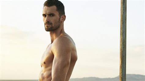 Kevin Love Graces Cover Of Espn Magazine S Body Issue Video Abc News
