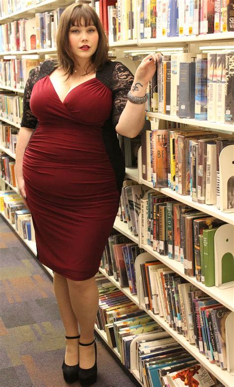 Gorgeous Amber McCulloch Of The Blog Style Plus Curves Is Channeling