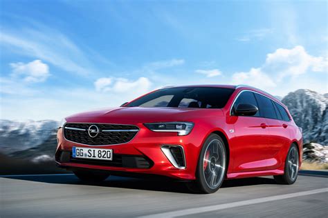 Druhá generace nového modelu opel insignia 2021 bude mít premiéru 7. Foto - Opel Insignia GSi: più stile, ma meno potenza