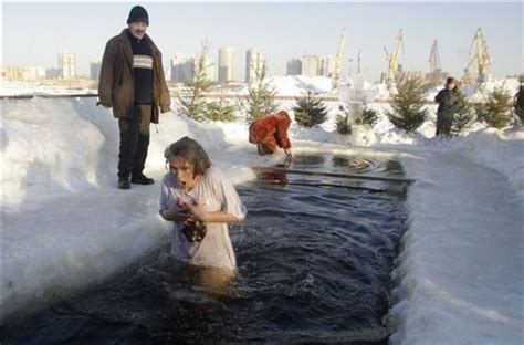 Russians Brave Icy Cold For Epiphany The San Diego Union Tribune