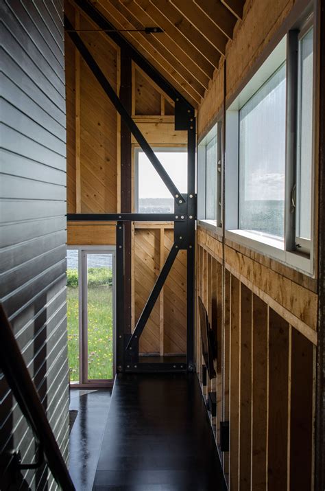 Mackay Lyons Sweetapple Elevates Cabin In Nova Scotia On Concrete