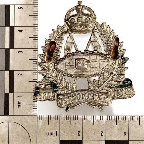 Ww2 Royal New Zealand Armoured Corps Cap Badge