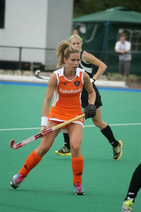 Ellen Hoog 38 Hottest Pics Of The Dutch Field Hockey Player Celebs Unmasked