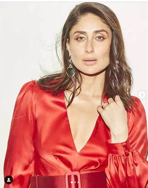 Photos Kareena Kapoor Khan Steals The Show With Her Red Hot Look