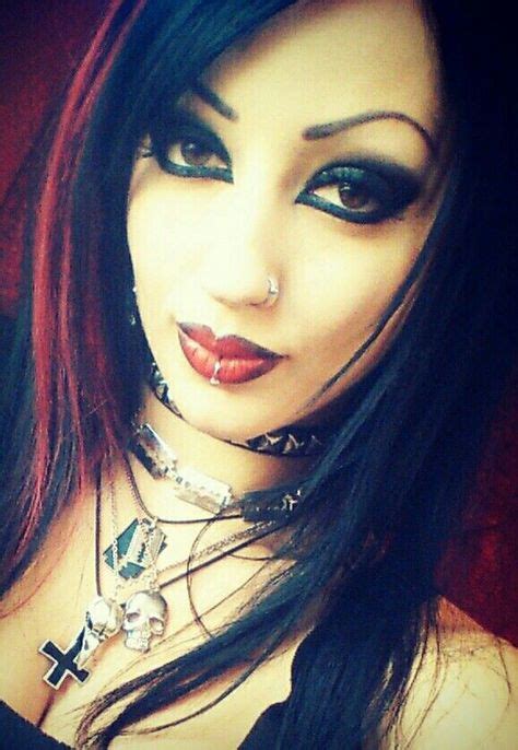 A Close Up Of Goth Model Dani Divine Gothic Beauty Goth Beauty Goth