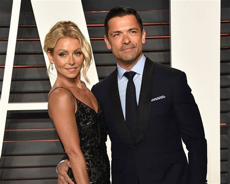 According to people, kelly told a sweet story on the radio andy. Kelly Ripa, Mark Consuelos Relive Their Vegas Wedding: Watch