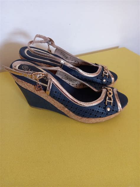 Laura Biagiotti Ladies Navy Peep Toe Wedge Summer Sandals Shies Size 5