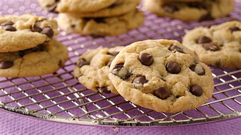 A chocolate chip cookie spiked with homemade pumpkin spice, crunchy pecans, and gooey pumpkin puree. cookie recipes in spanish language