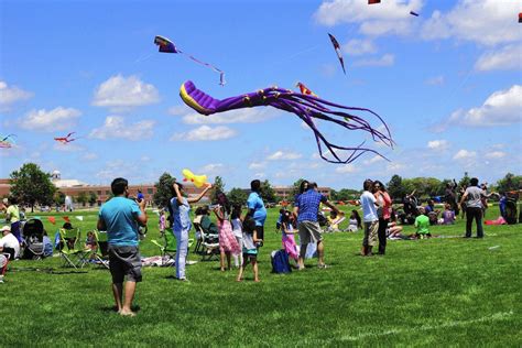 Go Fly A Kite At Naperville Event Chicago Tribune