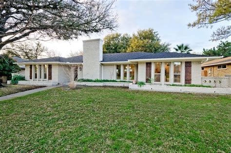 Ranch style homes are generally one story low. 1970s House Styles | 1970 Ranch Style Homes Classic 1970's ...