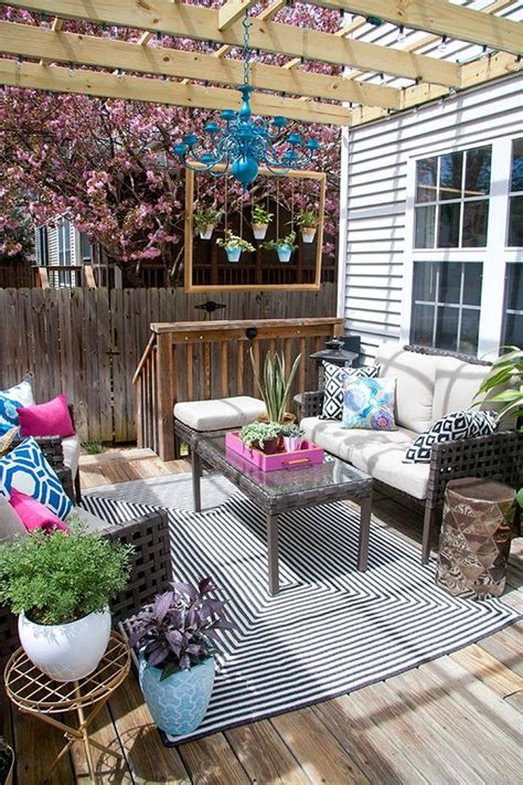 25 Stylish Farmhouse Patio Ideas To Style Up Your Home