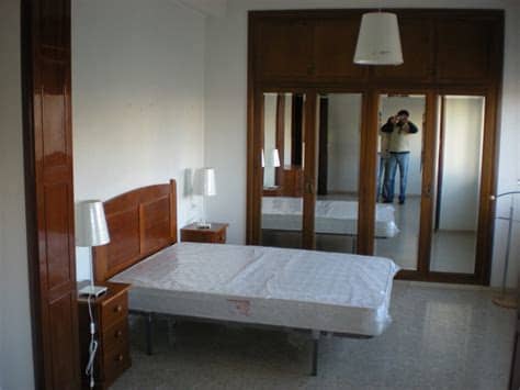 ¿a qué esperas para reservar el para visitar la provincia, lo más recomendable es recurrir a un servicio de alquiler de coches en almería como el que ofrece pepecar en almería. ALQUILER DE AMPLIO PISO 4 HABITACIONES ALMERIA CENTRO ...