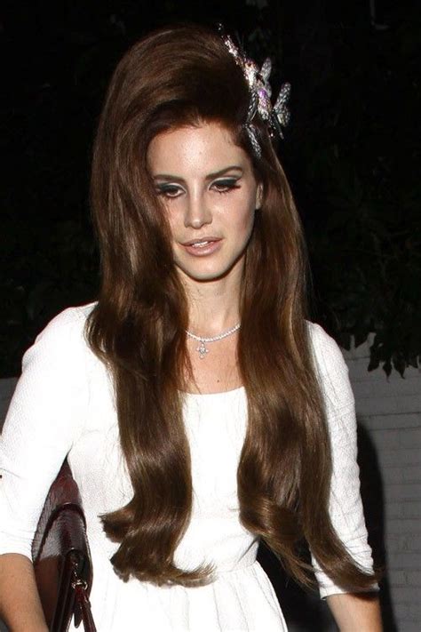 Lana Del Rey Wavy Medium Brown Bouffant Long Layers Hairstyle Lana Del Rey Hair Lana Del Rey