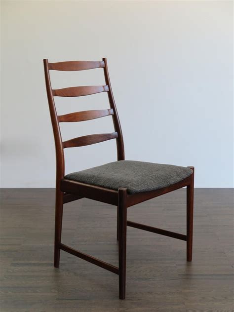 Give your dining room a modern update with this stylish side chair. Arne Vodder Mid-Century Modern Scandinavian Dark Wood ...