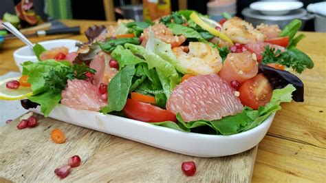 Salade au Saumon Pamplemousse et Crevettes -
