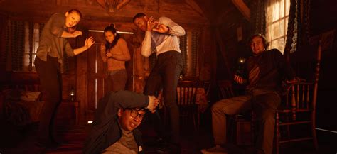 Violence, terror/peril and strong language. Escape Room Review: A Surprisingly Fun Thriller That Falls ...