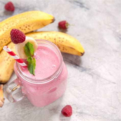 Milk shake à la fraise à la framboise et à la banane Recipe