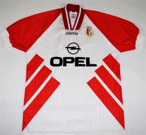 Après quatre années passées chez new balance, les liégeois ont décidé de changer d. Standard De Liege Maillot : Maillot Foot Standard De Liege ...
