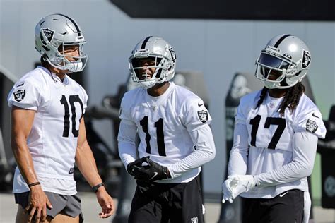 Raiders Quick Slants Training Camp Notes Silver And Black Pride