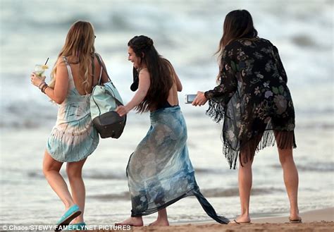 Lea Michele Parties With Pals On Shores Of Maui In Hawaii Daily Mail