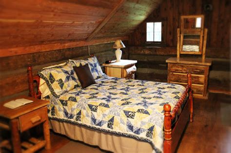 Want to get away to pigeon forge but need to stay within a tight budget? Lydia Mountain Lodge & Log Cabins - Old Dam Cabin